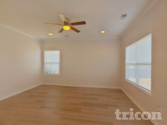 Photo - 129 Hillock Ct