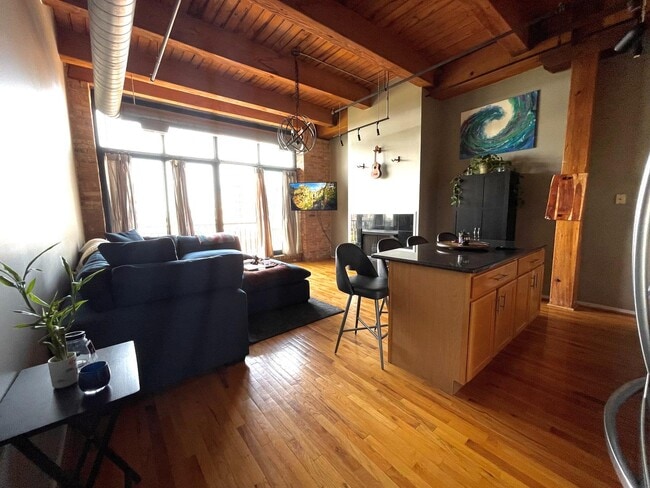 Photo - 1250 W Van Buren St Unit 605