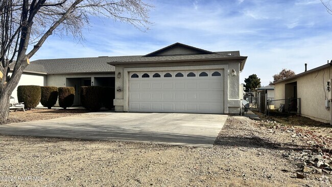 Building Photo - 6285 N Buckboard Dr Unit 2 Rental