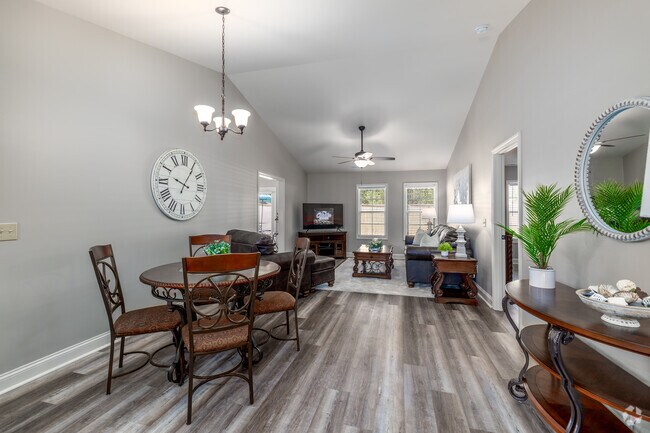 2BR, 2BA - 1,250SF - Dining Area