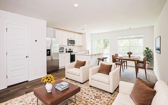 Building Photo - 102 Striker Rd