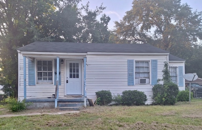 Photo - 2734 Lakehurst Ave