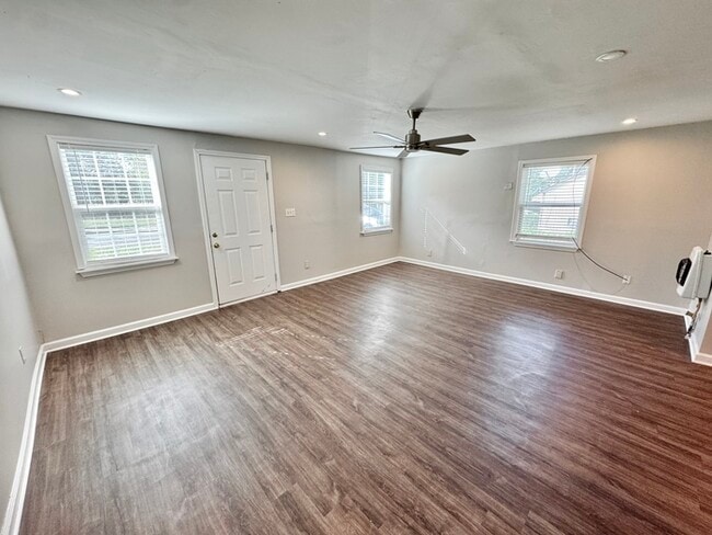 Photo - 324 Harrell St