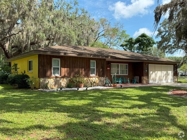 Building Photo - 1050 Bloomfield Dr Rental
