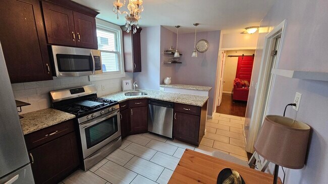 340 Pearsall Ave Unidad 1