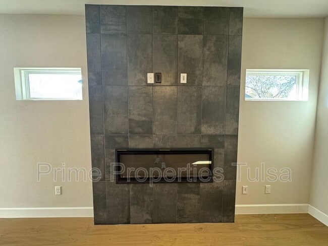 Photo - 1102 E Delmar Pl