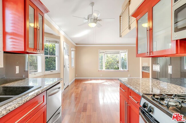 Photo - 325 Vernon Ave Unidad 1