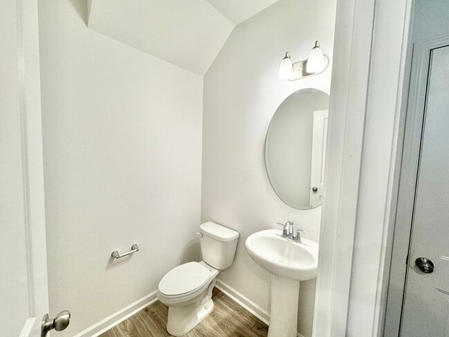 Photo - On quiet, dead end Street 3 bedroom 2 1/2 ...