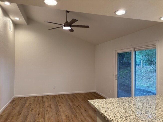 Photo - 1776 Meda Ave