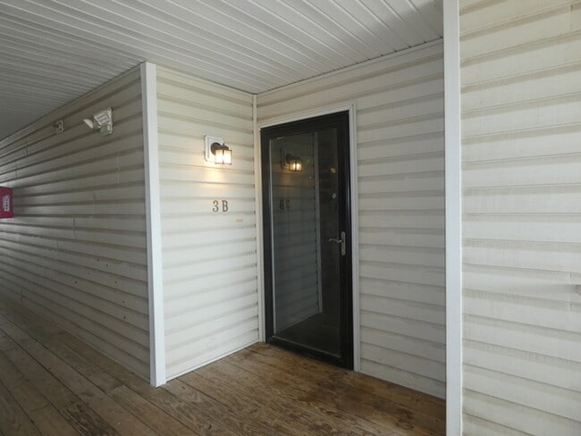 Photo - Beautiful Condo in North Kansas City School District! Unit 3B