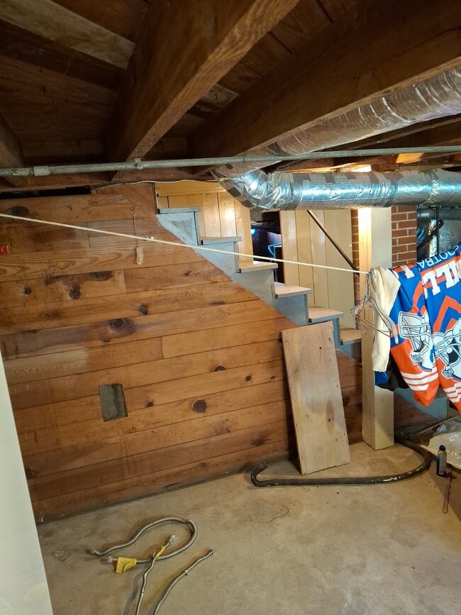 Building Photo - 46 Pine