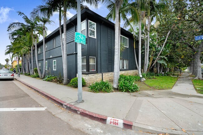 Photo - 1844-1850 North Harvard