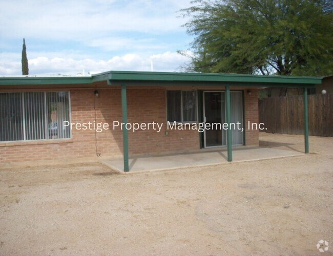 Building Photo - East side 4/2 Charmer! Its a Must See!!! Rental