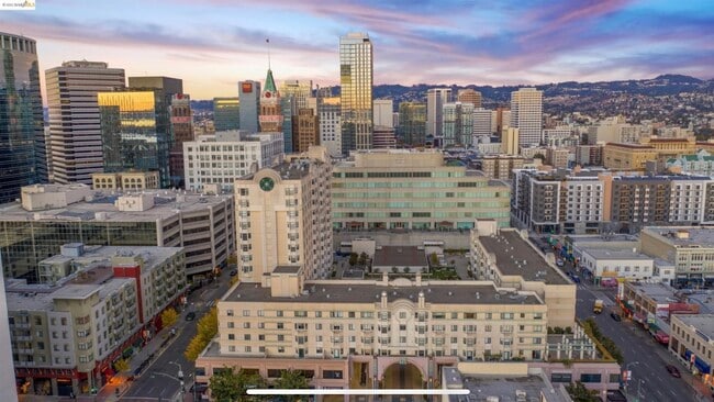 Photo - 988 Franklin St Unidad 1010