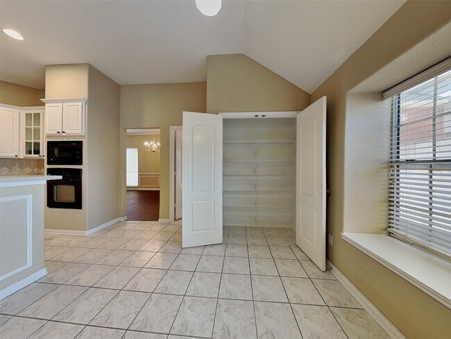 Photo - 17302 Lonesome Dove Trail