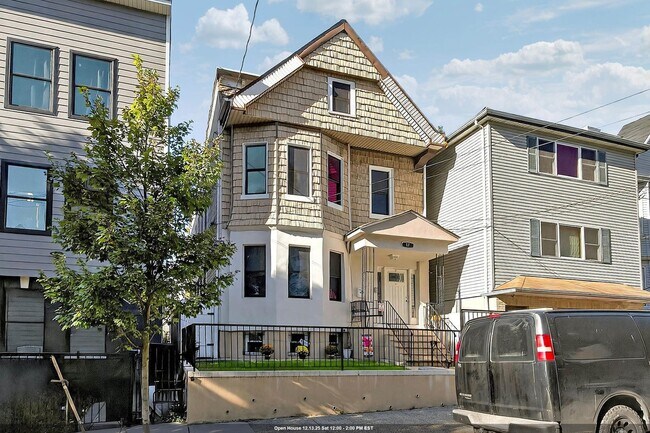 Building Photo - 17 Fulton Ave Unit 2