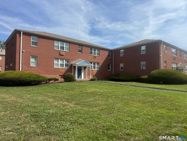 Photo - 758 New Britain Ave Unidad Apt 3