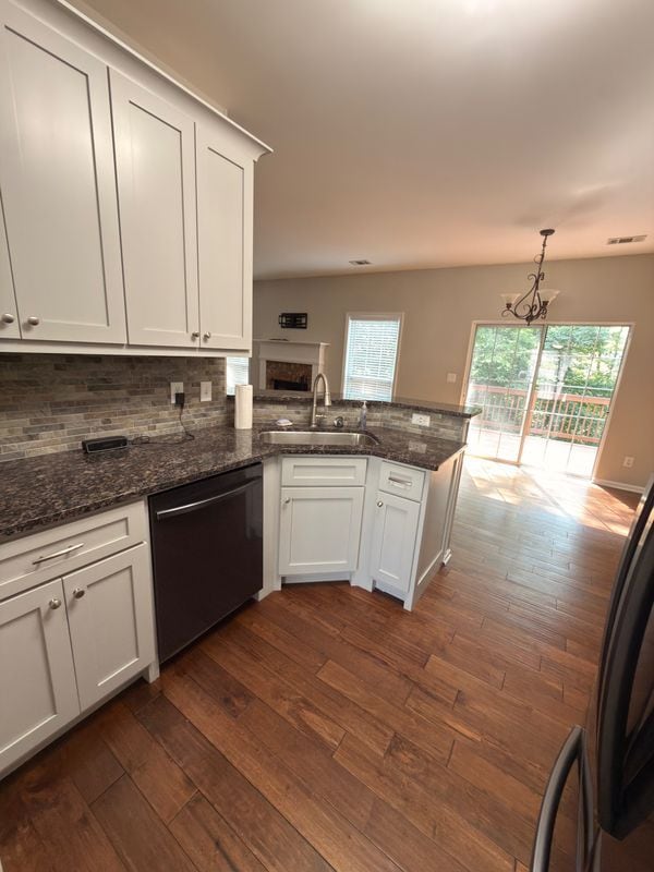 Photo - 5706 Amberside Ln NE