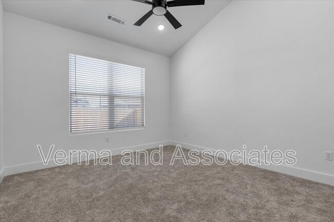 Photo - 717 Sun Meadow Dr