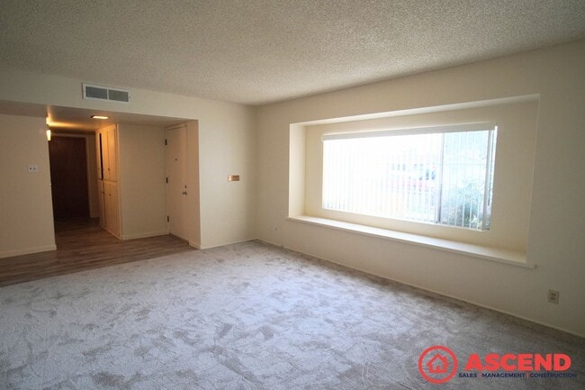 Photo - Cute Home in 93306 Area!