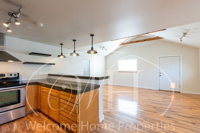 Photo - 1014 W Alder St Unit 1014 W Alder St -  B
