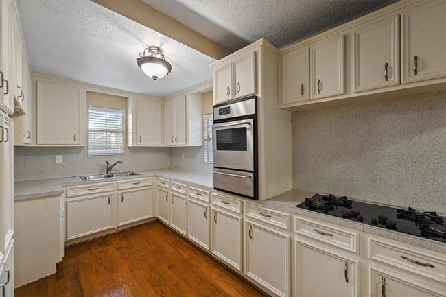 Photo - 1615 Airline Dr