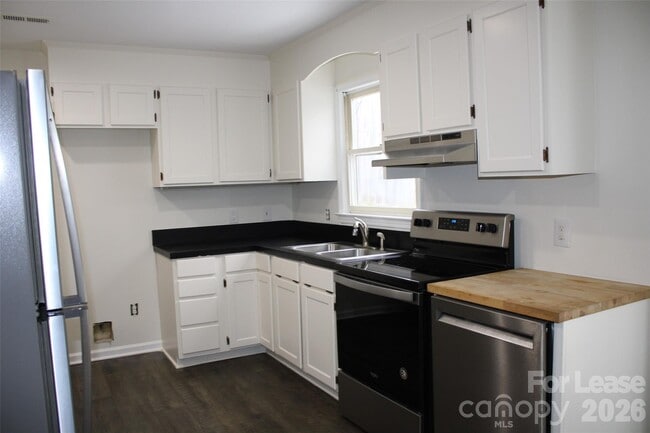 Photo - 428 Beaty St