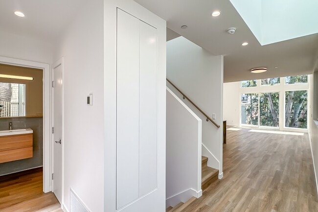 Photo - 946 Lucile Ave
