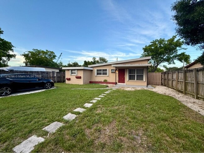 Building Photo - 824 NW 4th Ave Rental