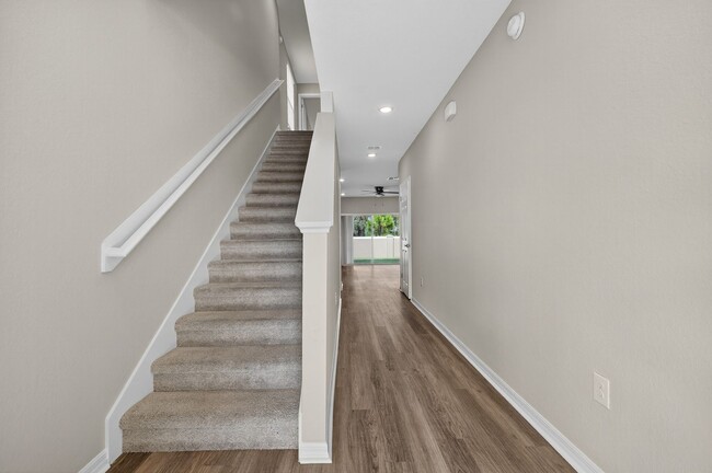 Photo - Spacious 4bed - With Amenities!