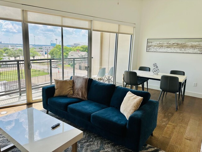 Photo - Modern 1 Bedroom in The Cedars Unit 416