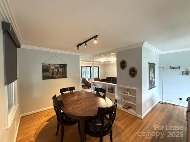 Photo - 1600 Paddock Cir