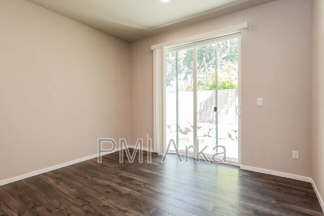 Photo - 10823 32nd St NE