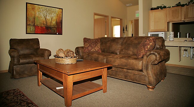 Riverton Woodridge Apartments