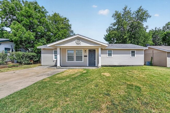 Photo - 1022 Denton Dr