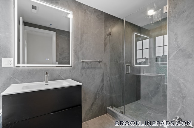 Photo - 1580 Beacon St Unit 300