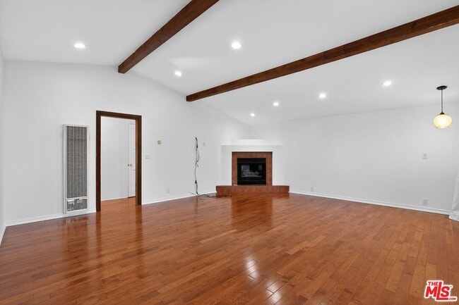 Photo - 4055 Moore St