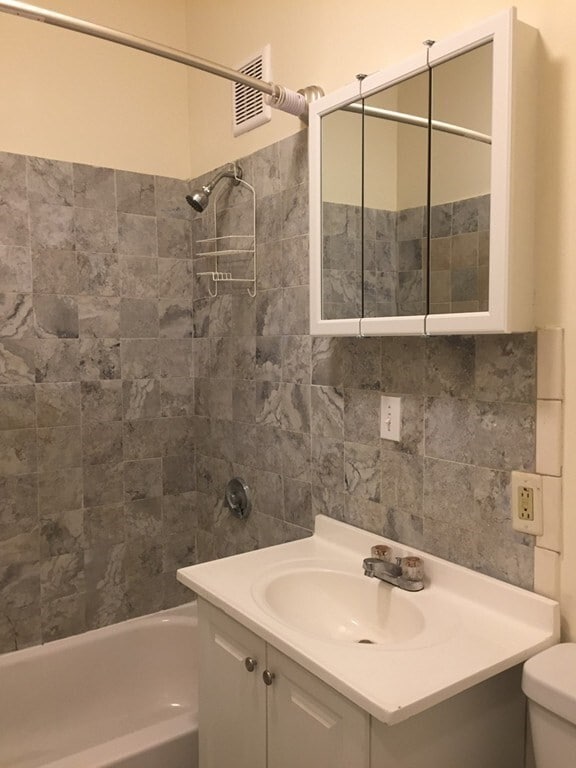 Building Photo - 20 S Huntington Ave Unit 2 Rental
