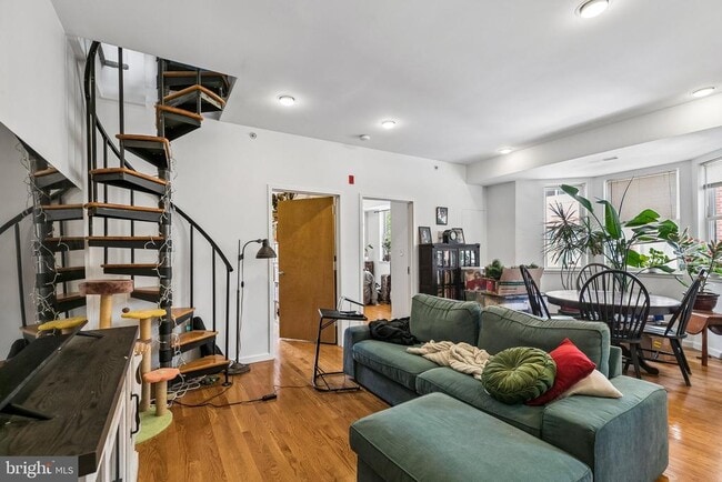 Building Photo - 303 S 11th St Unit 5