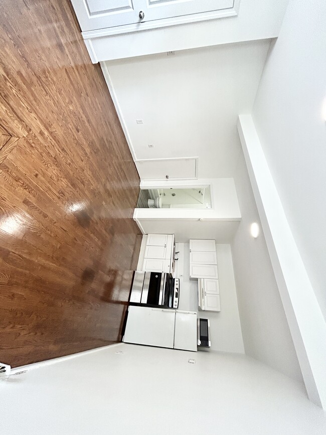 Photo - 269 Bolton St