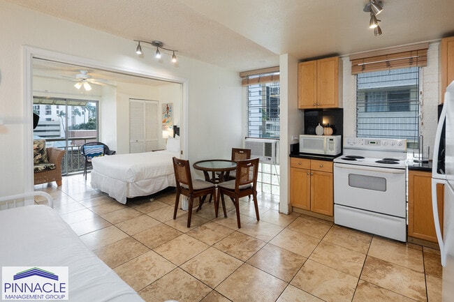 Building Photo - 240 Lili?uokalani Ave Unit 402