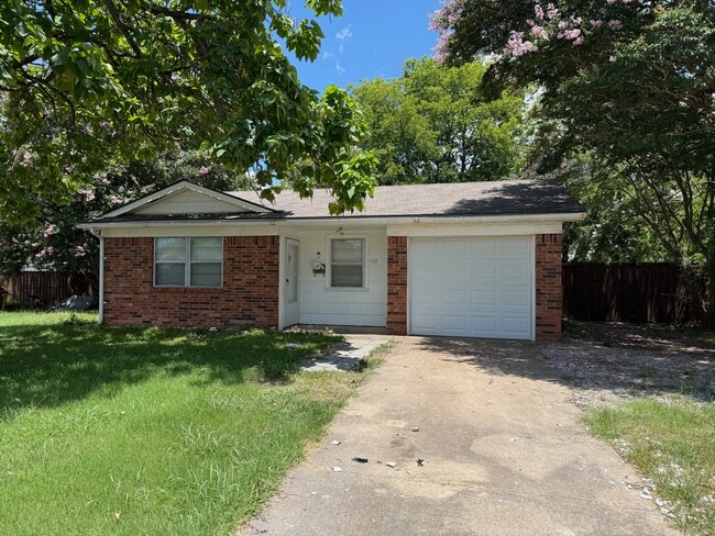 Front of House - 117 Westway Dr House
