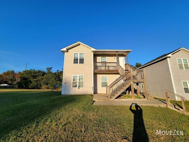 1076 Norris Rd