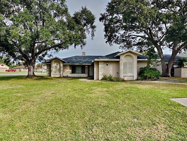 Building Photo - 102 Cascade St