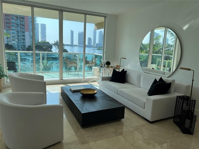 Building Photo - 3340 NE 190th St Unit 409