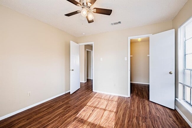 Photo - 301 Craddock Ave