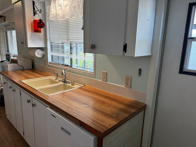 Photo - 10 Lake Diane Dr