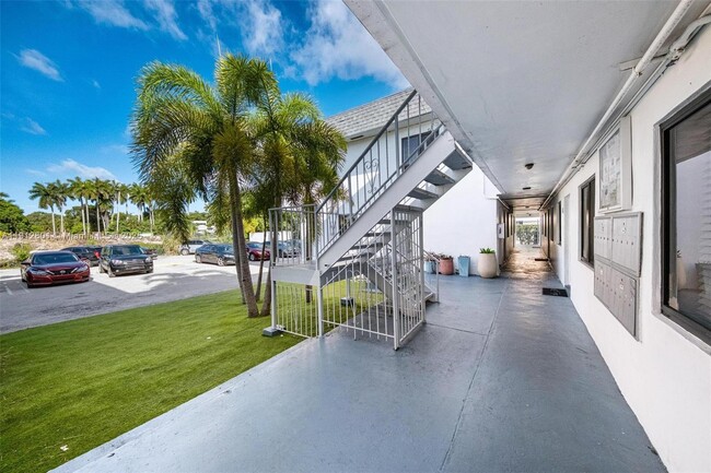 Photo - 13251 Memorial Hwy Unidad 17