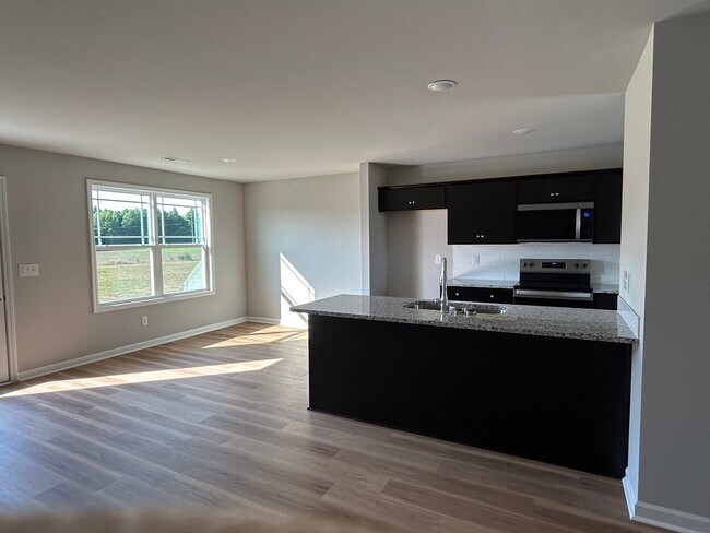 Photo - 262 Swinson Dr