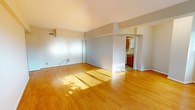 Photo - 3601 Wisconsin Ave NW